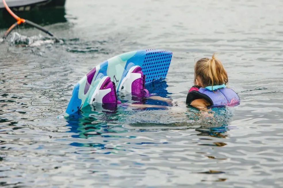 Ronix August Kid's Wakeboard | August Bindings 2026