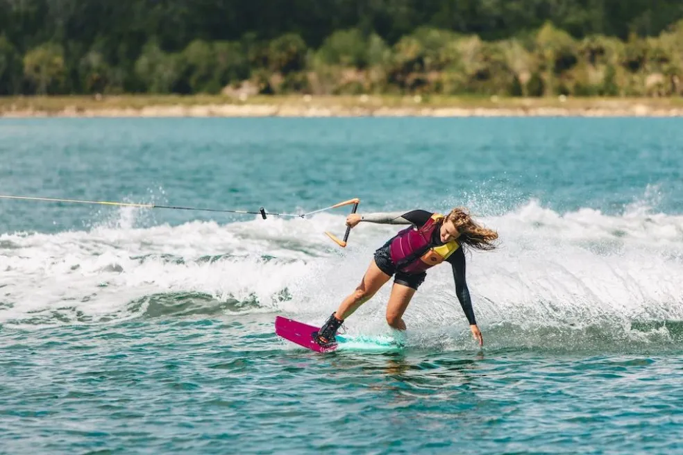 Ronix Krush Wakeboard | Halo Bindings 2026