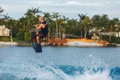 Ronix Vault Wakeboard | District Bindings 2026